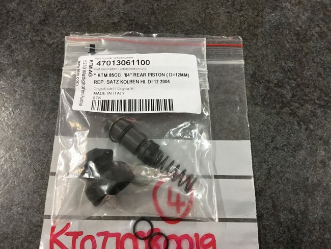 Ktm Kit Riparazione Pompa Freno Posteriore 65 Sx 12 Mm Cod. 47013061100