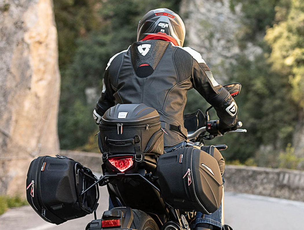 Abbigliamento Moto, Caschi e Accessori su  - Fuorigiriweb